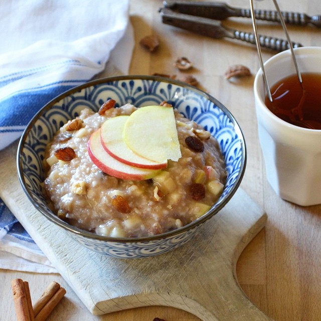 Apple Pie Oatmeal. Recipe and photo by That Healthy Kitchen