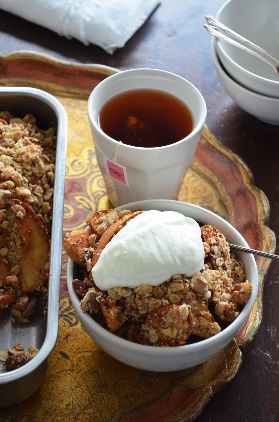 A delicious Baked Apple Crisp recipe from That Healthy Kitchen. This version is gluten free and vegan, and naturally sweetened. Find the recipe on www.thathealthykitchen.com/baked-apple-crisp