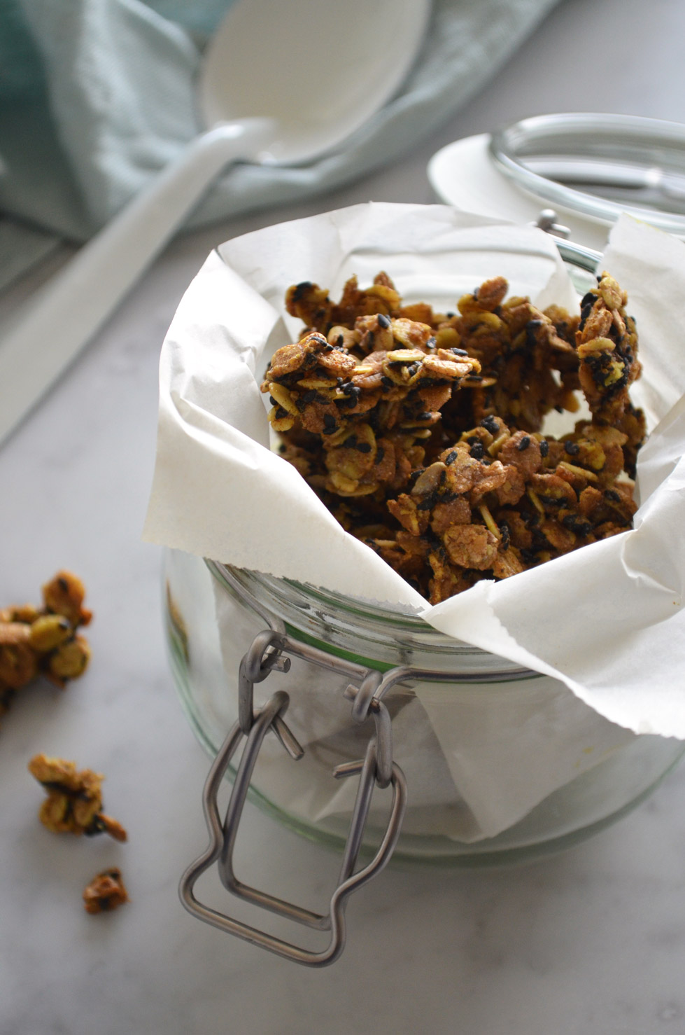 Vegan and gluten-free savory granola